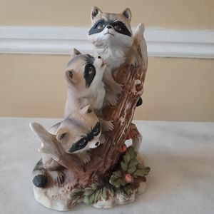 Vintage 1978 Masterpiece Ceramic by Homco 3 Raccoons on Tree Stump EUC
